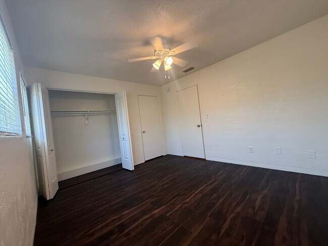 Building Photo - 1610 S Palmetto Ave
