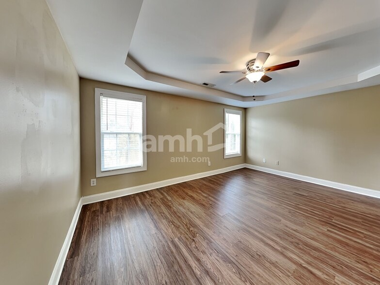 Building Photo - 3128 Skycrest Dr