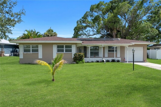 Building Photo - 246 SE 44th St