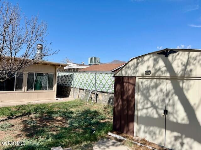 Building Photo - 10040 Keystone Ln