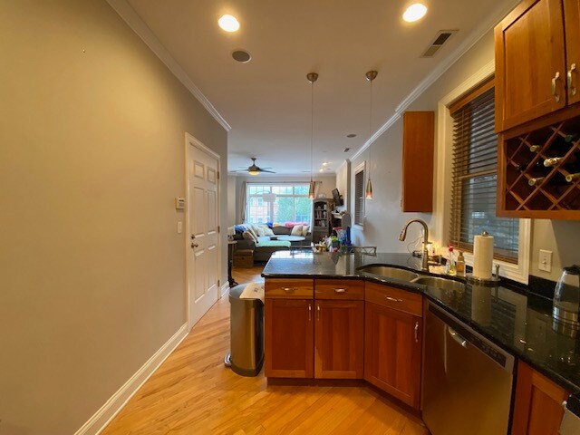 Building Photo - 2625 W Belmont Ave
