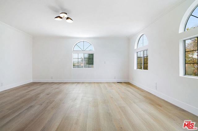 Building Photo - 6686 Drexel Ave