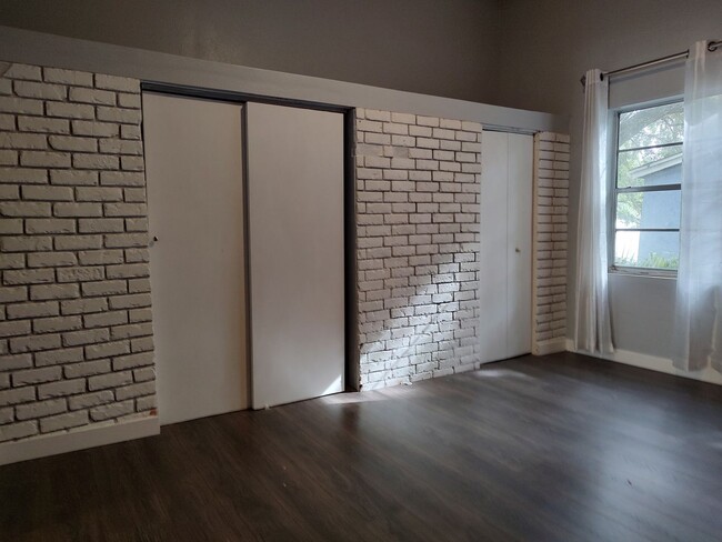 Building Photo - Historic Ybor City Home