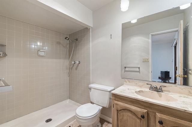 Building Photo - 5588 Squires Dr