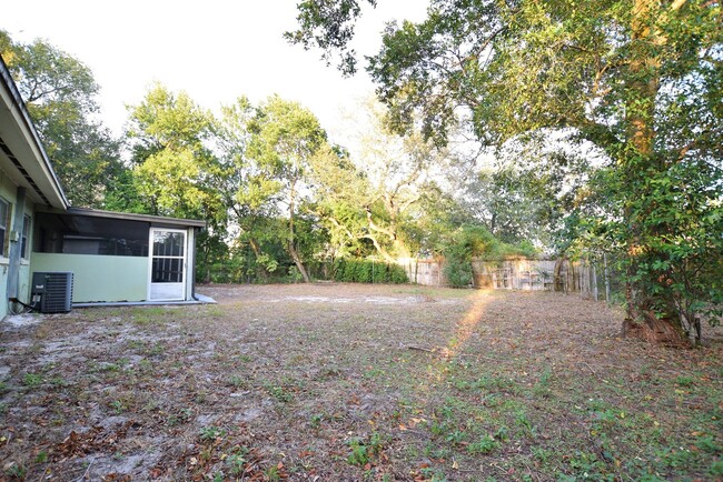 Building Photo - Charming 3-Bedroom Home Near Downtown Orla...