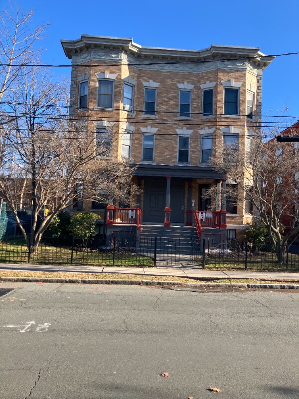 Building Photo - 56 Atwood St