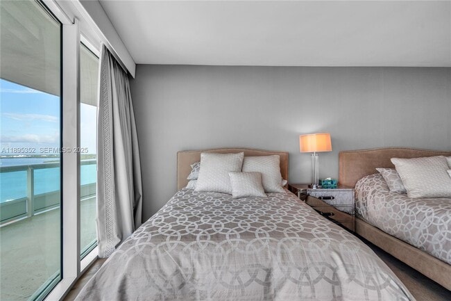 Building Photo - 1643 Brickell Ave