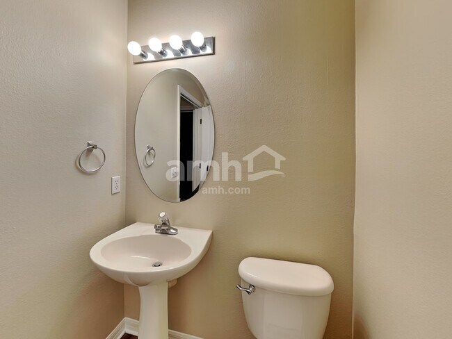 Building Photo - 10618 Bamboo Rod Cir