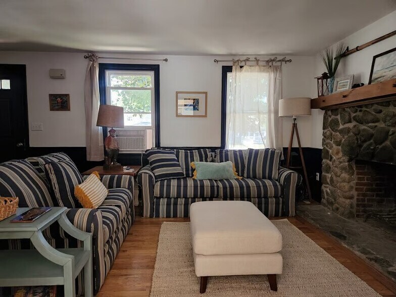 Building Photo - 431 Winnacunnet Rd