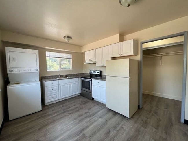 Interior Photo - Stark Street Crossing