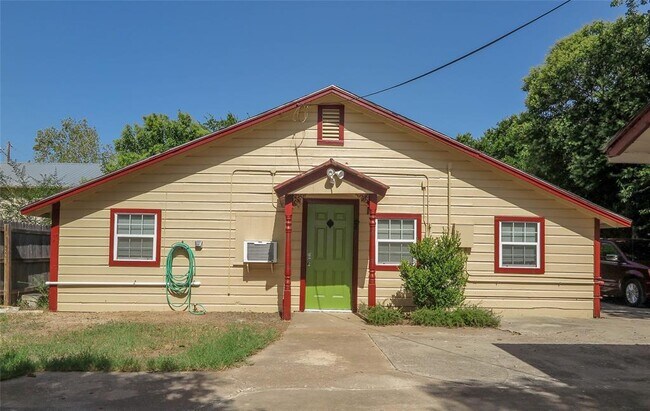 Building Photo - 1312 Pine St