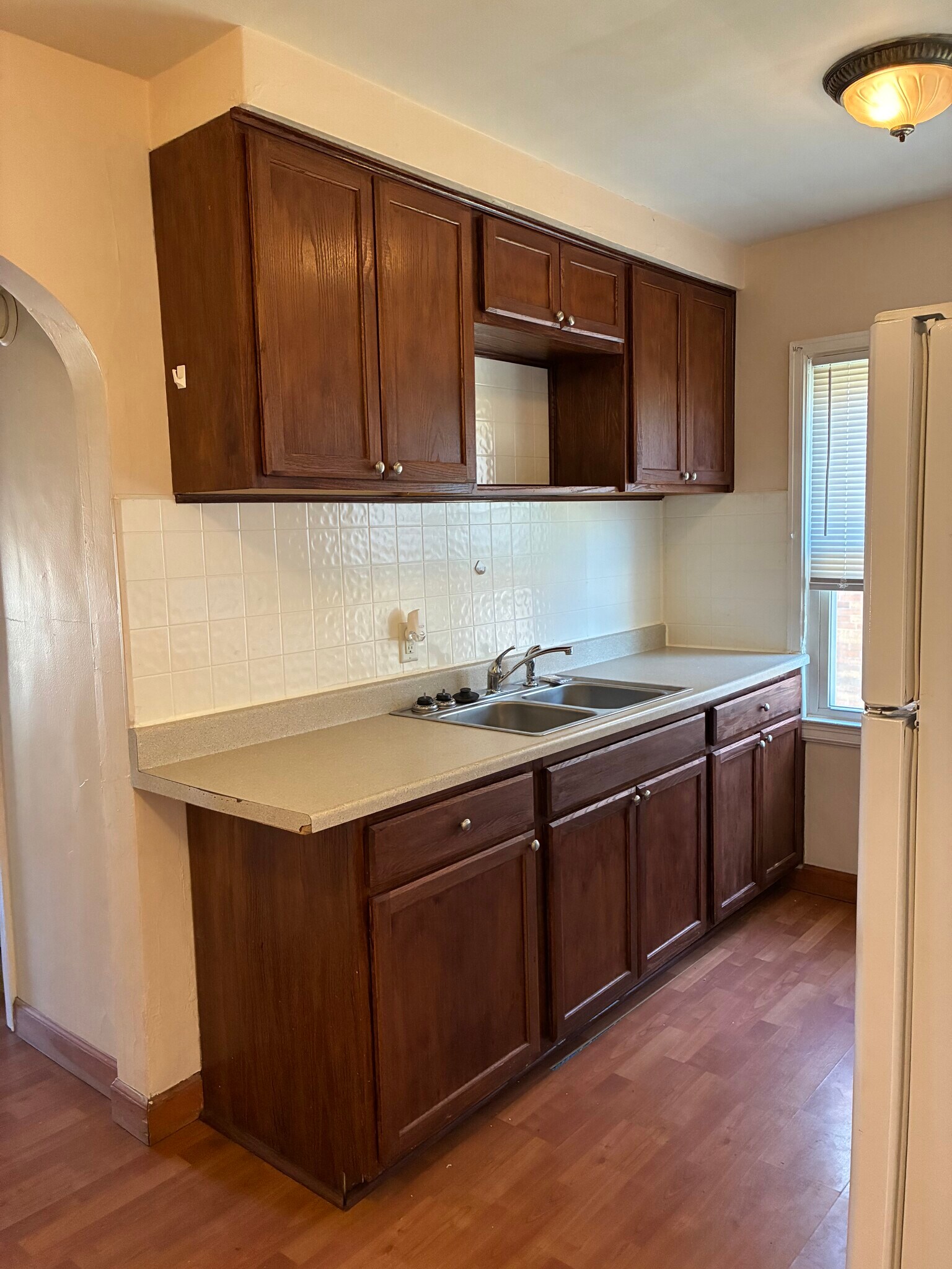 Kitchen - 339 E Bruce Ave