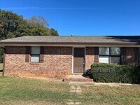 Building Photo - 1045 Vineyard Rd