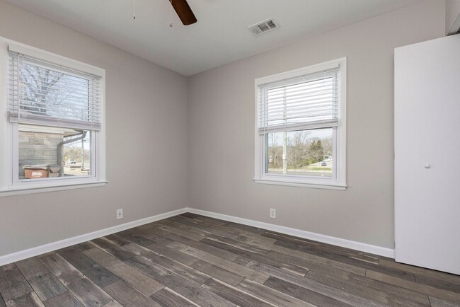 Building Photo - 8508 Westport Road (Briarwood/ East Louisv...