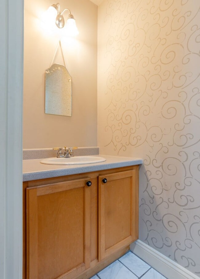 Building Photo - Charming 3BR/ 1.5BA South Portland Residence