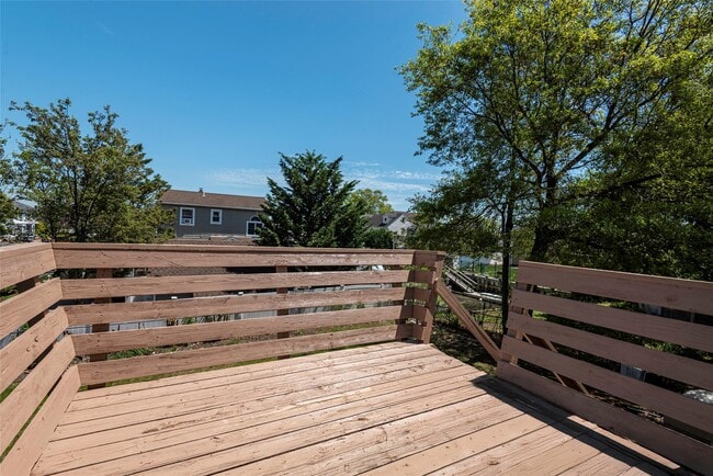 Building Photo - 2515 S Seamans Neck Rd