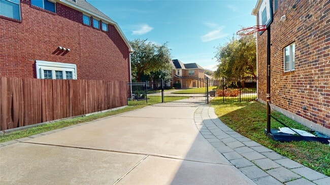 Building Photo - 8538 Sunrise Meadow Ln