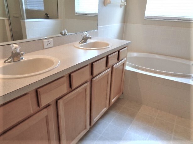 Building Photo - 8003 Moccasin Trail Dr