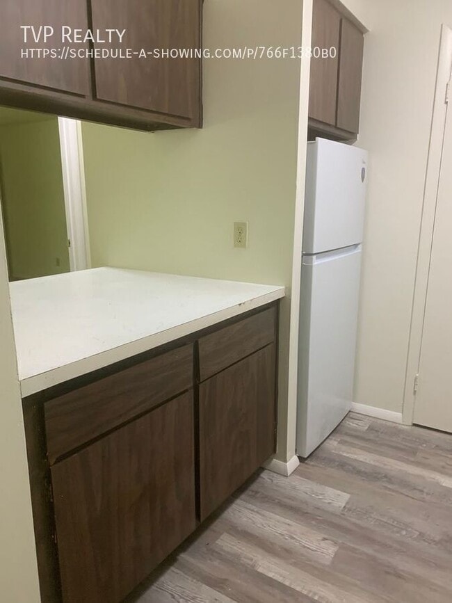 Building Photo - 128 Fox Hill Ln