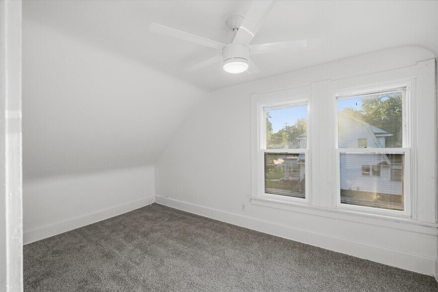Building Photo - 3148 Glanzman Rd