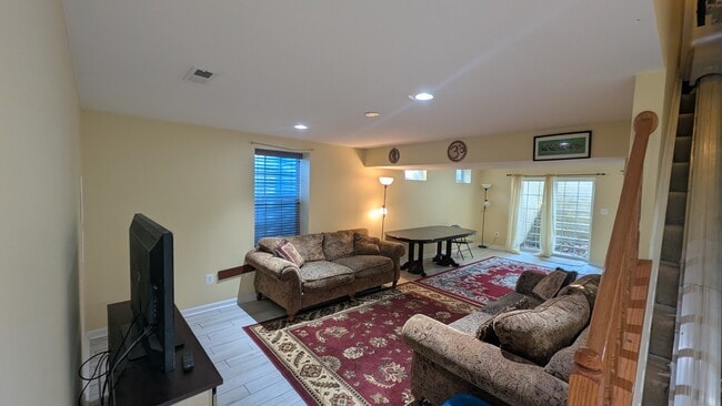 Building Photo - 4688 Woodland Rd