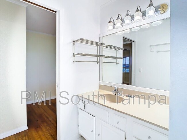 Building Photo - 9960 US-98