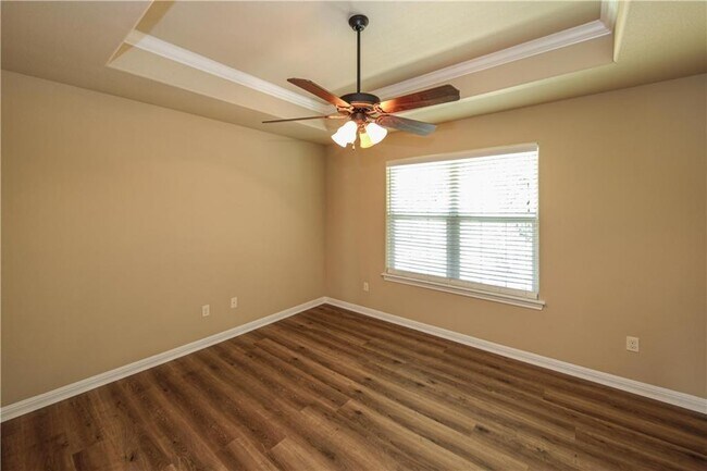 Building Photo - 10 Sonata Cir