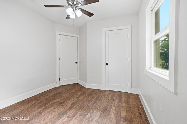 Building Photo - 236 Seaview Ave