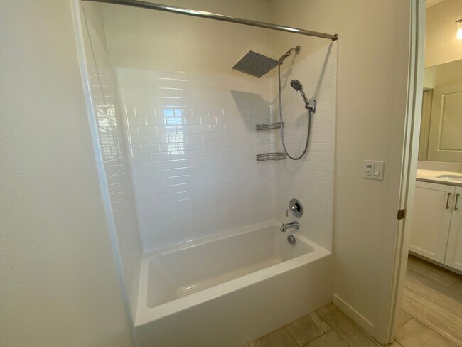 Building Photo - 3 bedroom 2.5 home with Canyon view in San Marcos!