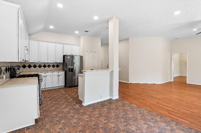 Building Photo - 7522 Broken Oak Ln