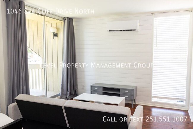 Building Photo - 1046 Sea Cliff Dr N