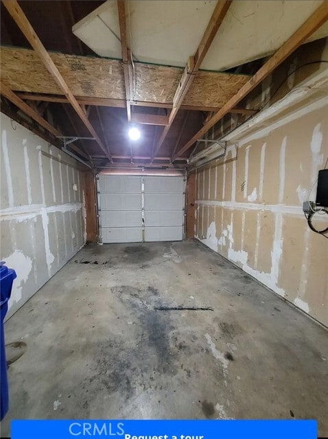 Building Photo - 15961 Green Hill Dr