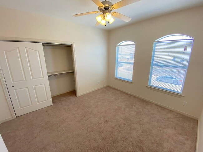 Building Photo - Northeast El Paso/Sandstone Ranch Estates 4 Bed 2.5 Bath Refrig A/C