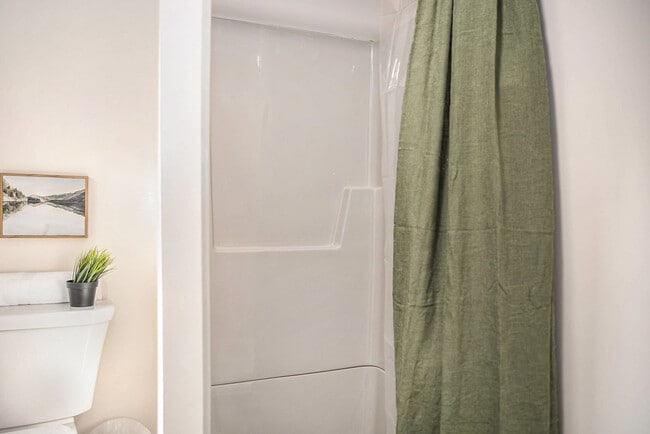 Building Photo - 37 Gold Ave NW