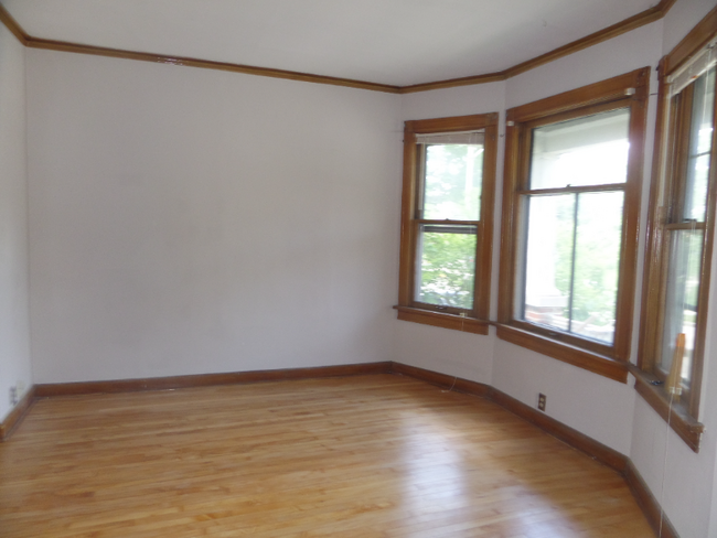 Building Photo - 2816 N Fratney St