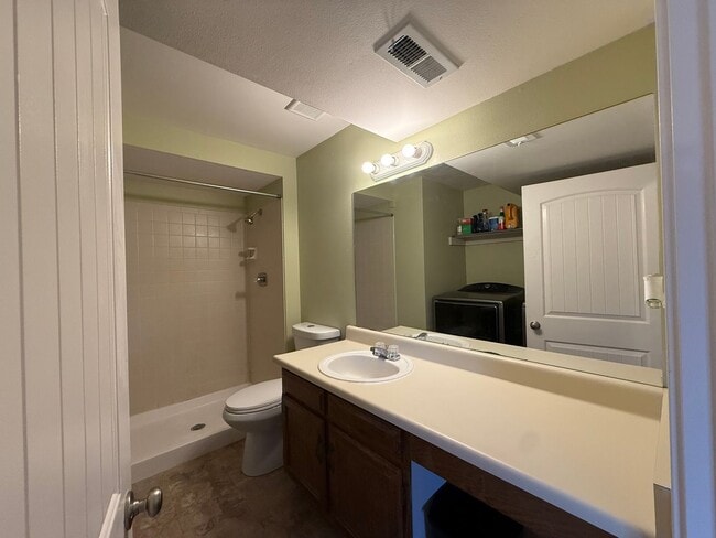 Building Photo - Updated 3 Bedroom Home with Mountain Views Close to Ft. Carson