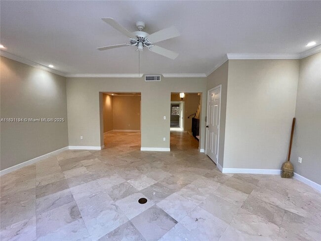 Building Photo - 6204 Paradise Point Dr