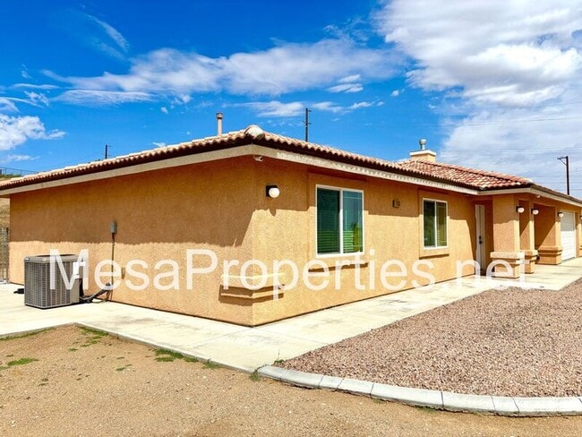 Building Photo - 11155 Phelan Rd