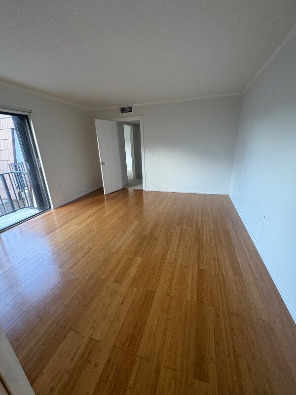 Building Photo - 607 6th Ct