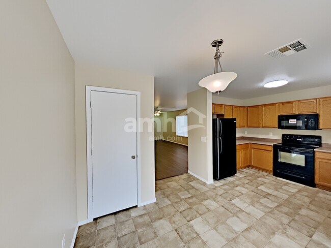 Building Photo - 16603 W Paradise Lane