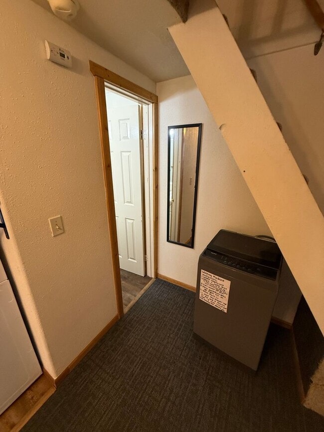 Building Photo - Cozy Guest House in Semi-Rural Location w/...