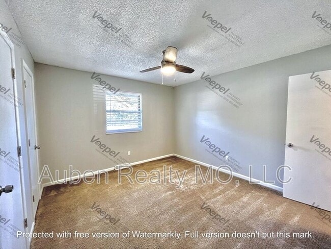 Building Photo - 1711 SW Skyline Dr