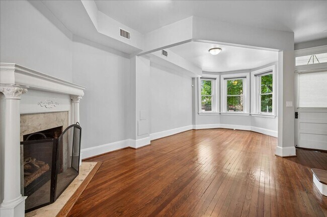 Building Photo - 3211 11th St NW