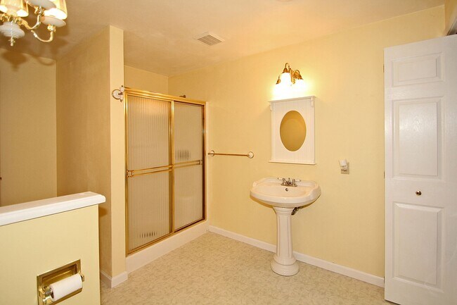 Building Photo - 6149 Aerotech Dr