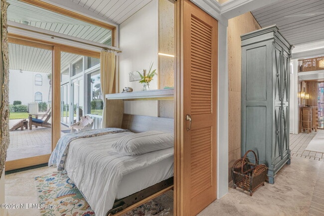 Building Photo - 2337 Seminole Rd