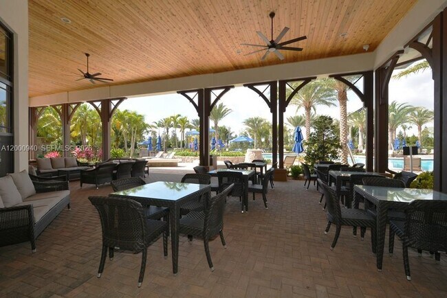 Building Photo - 8630 Lakeside Bnd