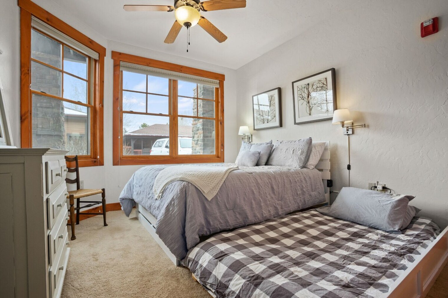 Building Photo - 465 Anglers Dr