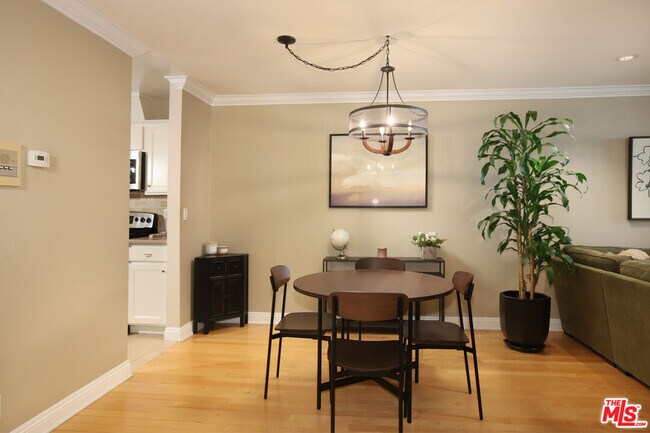 Building Photo - 1000 S Westgate Ave