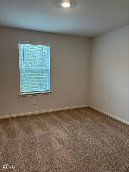 Building Photo - 10494 Sweetwater Creek Dr