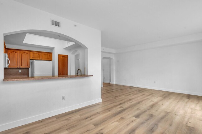 Building Photo - 8970 W Flagler St